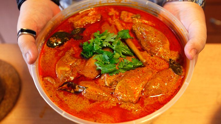 Für gewöhnlich steckt in einem Curry Hühner oder Lammfleisch.