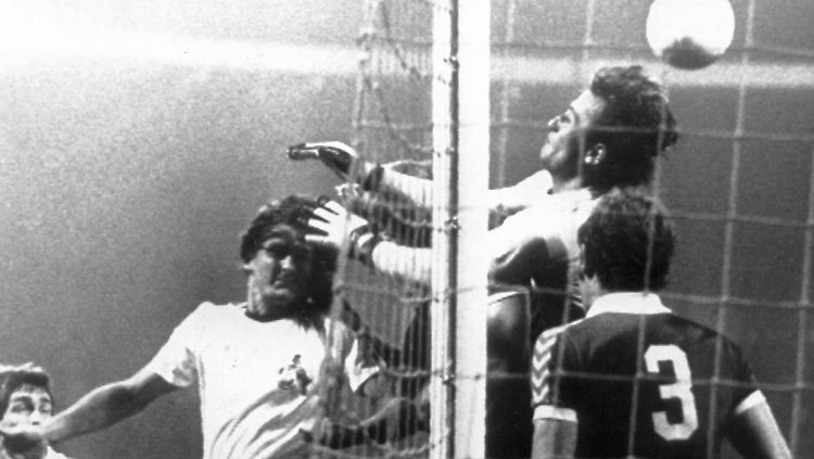 August 1977: Unvergessen sind Müllers sechs Tore beim 7:2-Erfolg über Werder Bremen. 