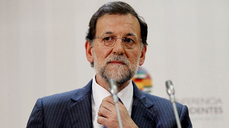 Spaniens Ministerpräsident Rajoy zögert weiter, einen offiziellen Hilfsantrag für Spanien zu stellen.