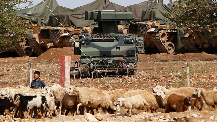Die türkische Armee schießt zurück.