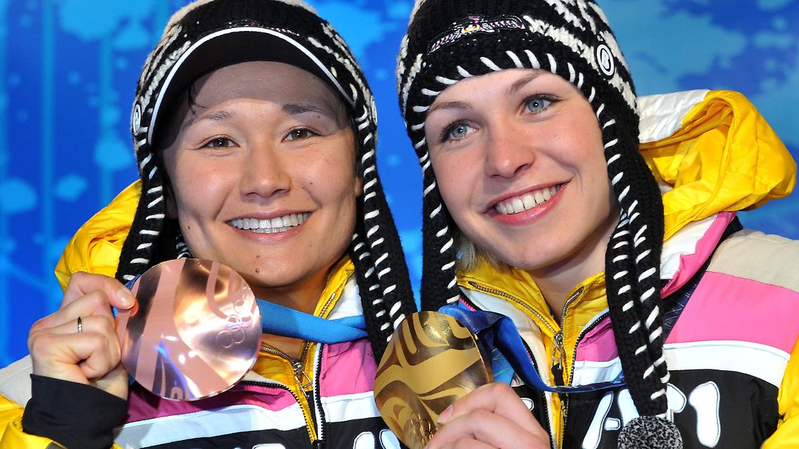 Es geht um den Gesamtweltcup: Simone Hauswald und Magdalena Neuner.