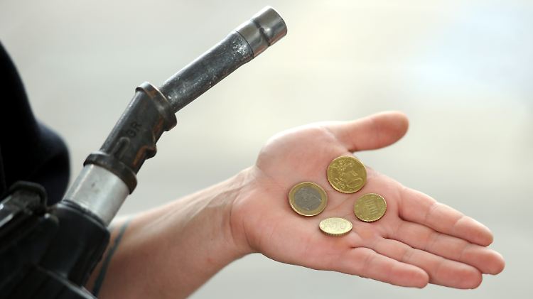 Die Benzinpreise erreichen in den vergangenen Monaten immer wieder neue Höhen: Für einen Liter Superbenzin wurden teilweise 1,70 Euro verlangt.