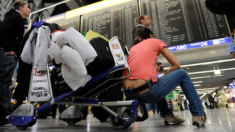 Warten auf einen Flug, doch die große Aufregung bleibt aus.