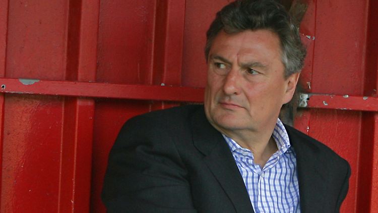 Dieter Müller machte 303 Bundesligaspiele für Kicker Offenbach, den 1. FC Köln, den VfB Stuttgart und den 1. FC Saarbrücken.