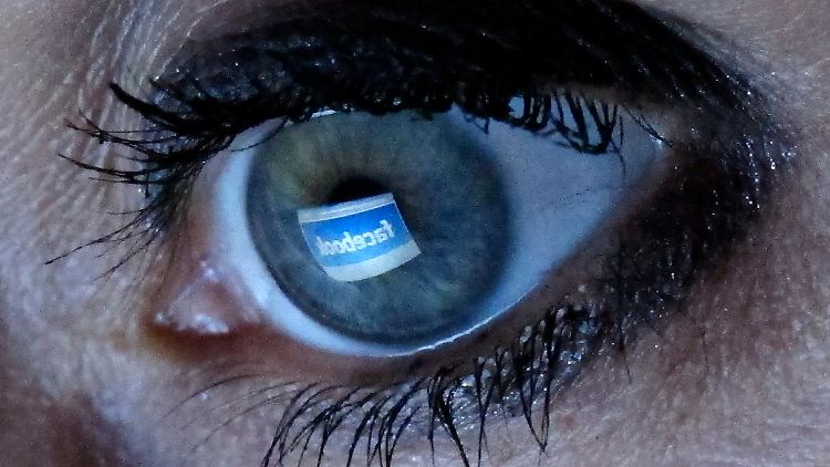 Maximal ein Prozent der Nutzerkonten soll Facebook zufolge "nicht echt" gewesen sein.