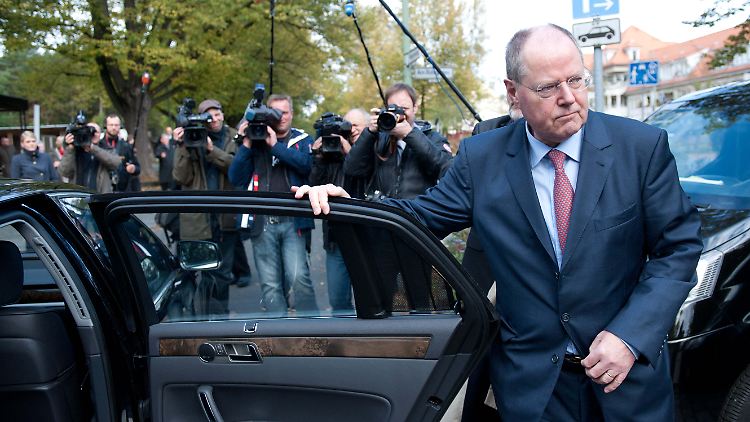 Steinbrück, der Spitzenverdiener: Seit Herbst 2009 sollen die Bundestagsabgeordneten mindestens 22,5 Millionen Euro nebenher verdient haben.
