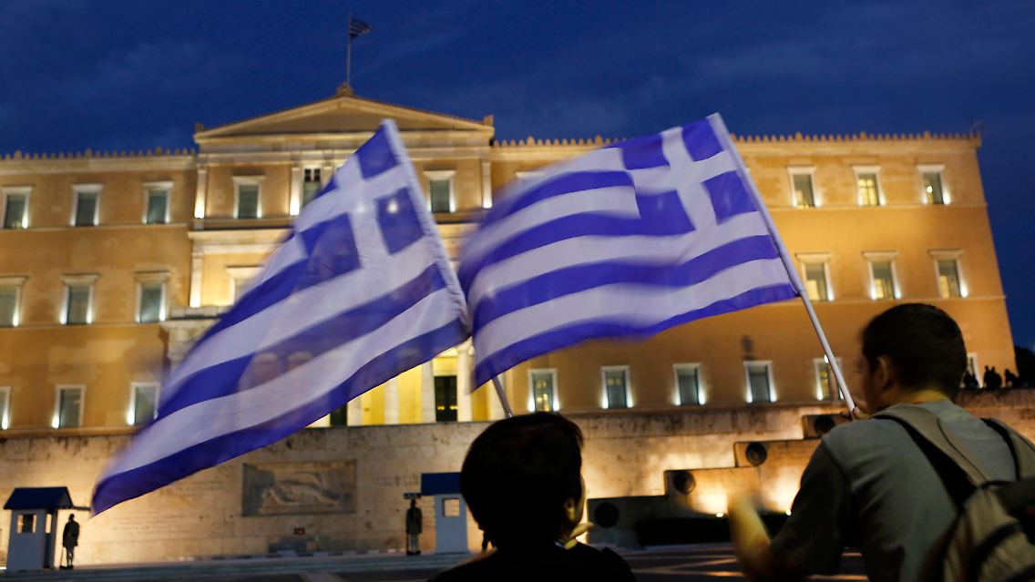 2012-10-08T165543Z_01_YAN11_RTRMDNP_3_GREECE.JPG6558471596168484267.jpg