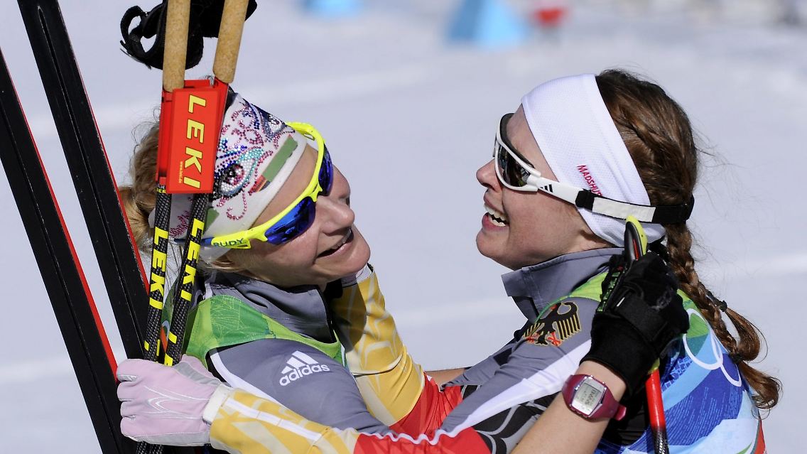 Olympiasiegerinnen: Evi Sachenbacher-Stehle und Claudia Nystad siegten unverhofft.