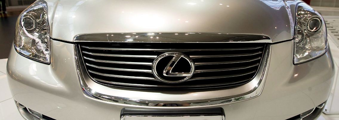 Auch Toyotas Luxusmarke trägt mit Rückrufen zum negativen Gesamtbild des Konzerns bei: Rückrufe bei Hybridmodell.