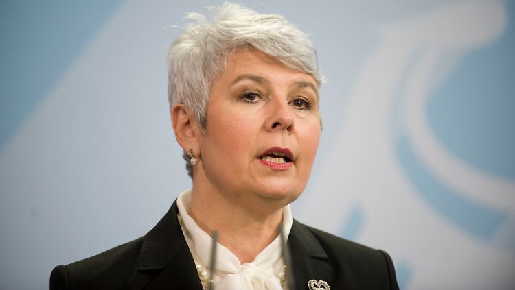 Regierungschefin Jadranka Kosor rechtfertigt den Zwangsurlaub.