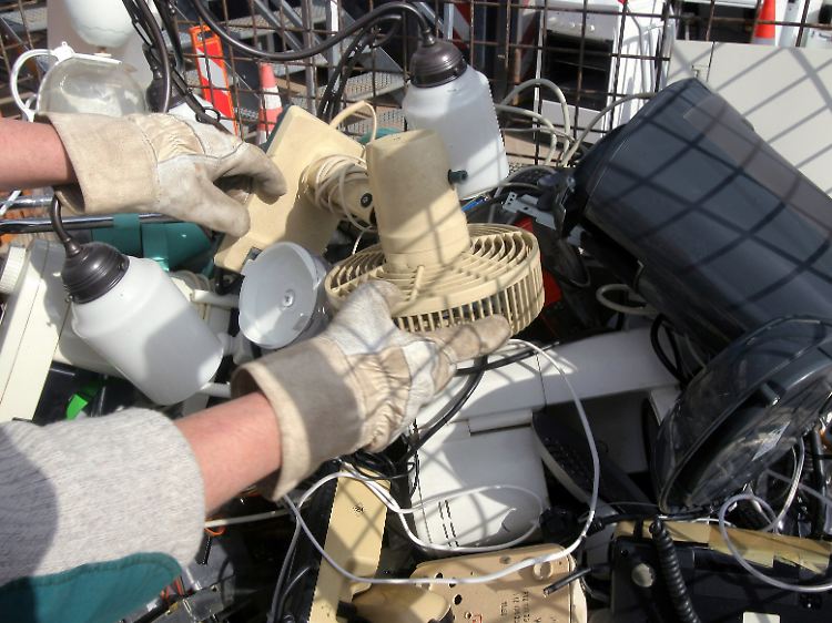 In vielen ausrangierten Elektroteilen sind wertvolle Metalle versteckt.