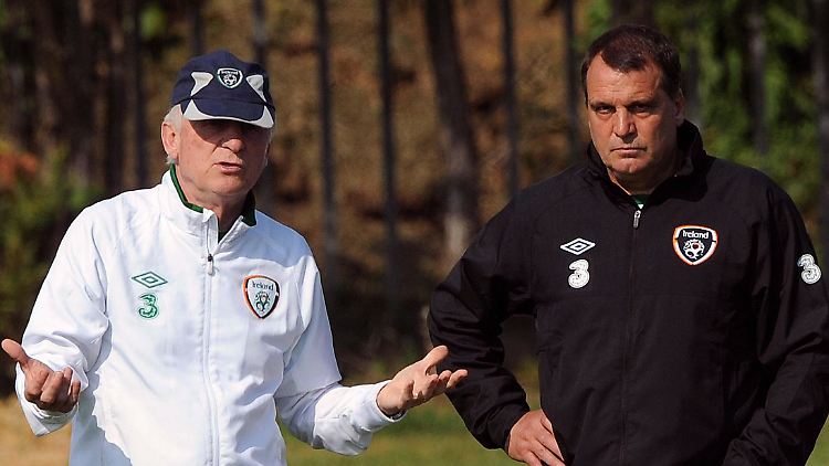 "Wir müssen pressen, um Bälle zurückzuerobern." Sagt Marco Tardelli, rchts, hier neben seinem Chef, Giovanni Trapattoni.