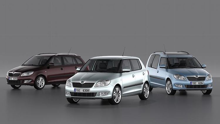 Die Skoda-Modelle Fabia und den Roomster kommen im aufgefrischten Design daher.