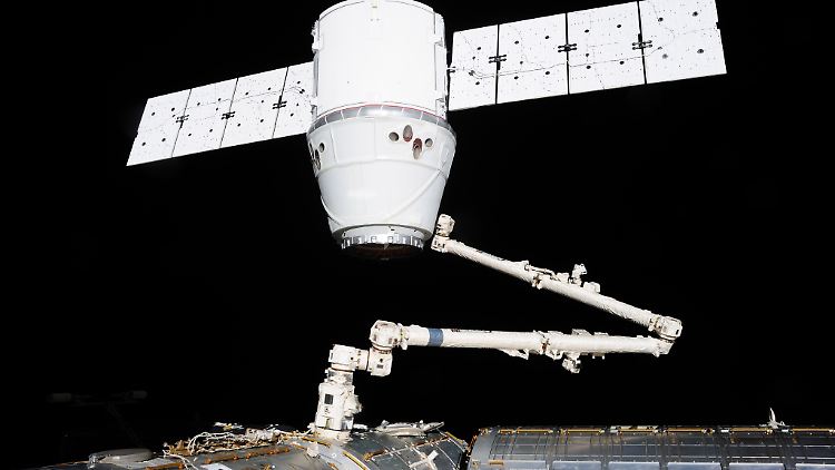 Aufnahme aus dem Mai: Damals glückte der Testflug. "Dragon" dockte an der ISS an.