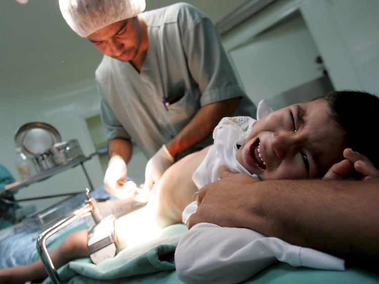 Im Islam wird die Beschneidung in der Regel vor der Pubertät durchgeführt.