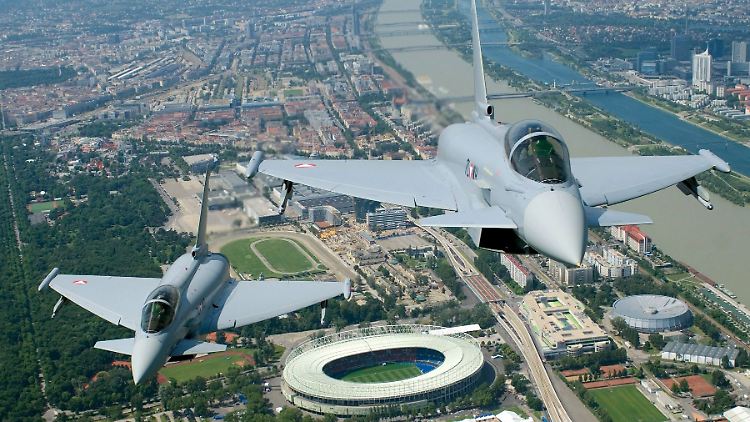 Das Rüstungsgeschäft von EADS-Tochter Cassidian - zu sehen ist ein Eurofighter - leidet seit Langem und Sparmaßnahmen seiner europäischen Eigentümer.
