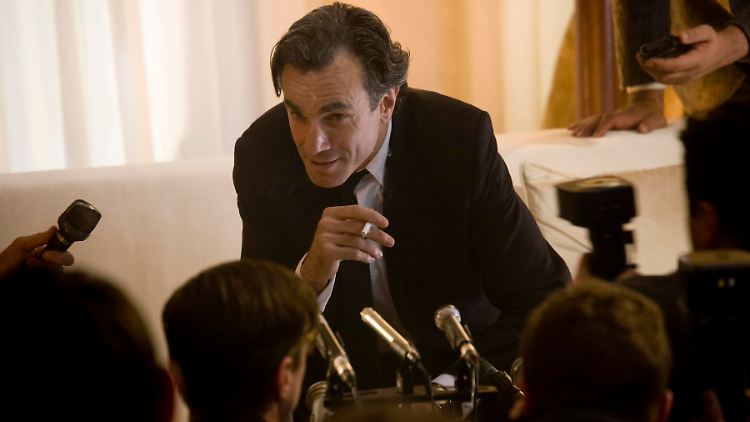 Vor der Pressemeute: Guido Continis (Daniel Day-Lewis) neuer Film wird mit Spannung erwartet.
