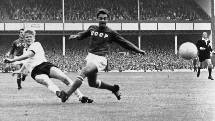 Im Halbfinale gegen die UDSSR traf Haller bei der WM 1966 zum 1:0.