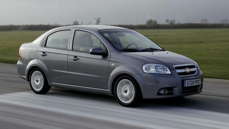 Achsprobleme, schlechte Verarbeitung: Der Chevrolet Aveo der ersten Generation bekommt von Kfz-Experten wenig Lob.