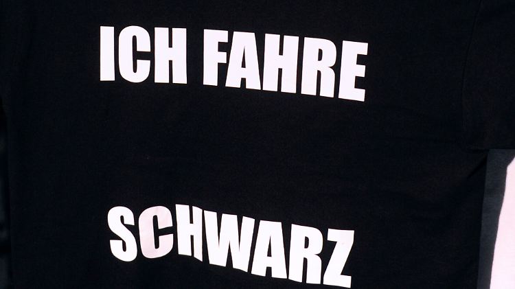 Der Richter wollte nicht glauben, dass der Mann das T-Shirt überhaupt getragen hat.