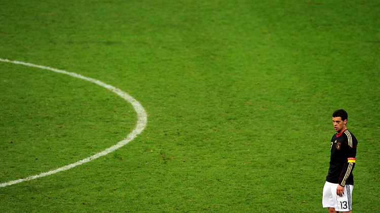Michael Ballack am 3. Oktober 2010 nach einem Freundschaftsspiel gegen Argentinien. Es war sein 98. und letzter Auftritt für den DFB.