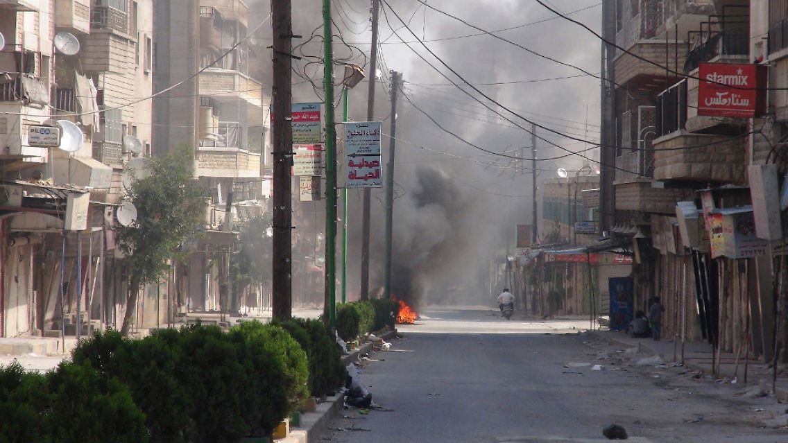 2012-10-13T180022Z_01_AMM27_RTRMDNP_3_SYRIA-CRISIS.JPG2471831326358847157.jpg