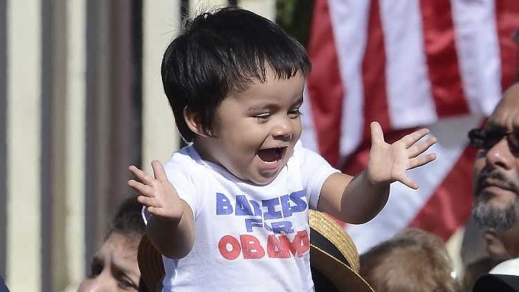Er darf noch nicht wählen, viele US-Bürger aber schon. Und die, die es tun, stimmen in der Mehrzahl für Obama.