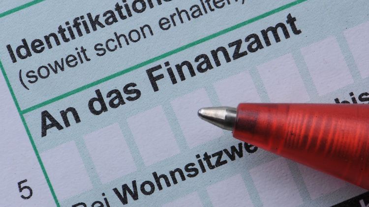 Finanzbehörden können 2012 laut Expertenmeinung mit Mehreinnahmen rechnen.