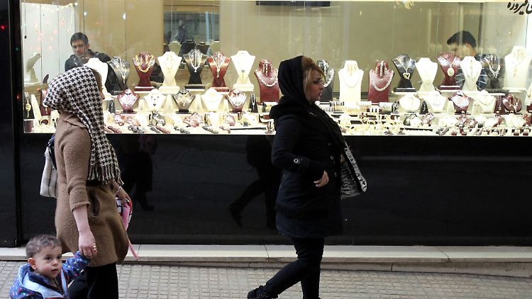 Luxusprodukte aus dem Westen gelten im Iran als beliebt.