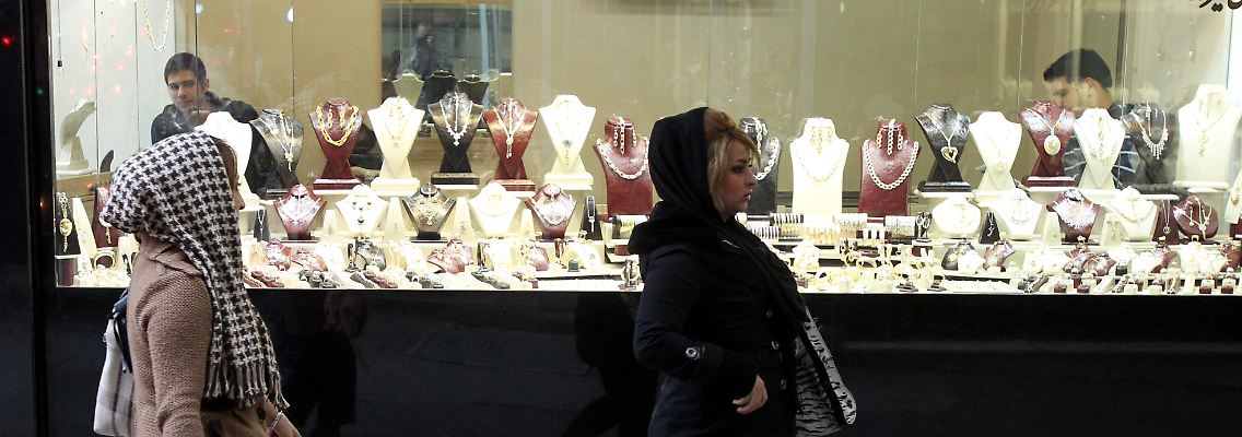 Luxusprodukte aus dem Westen gelten im Iran als beliebt.