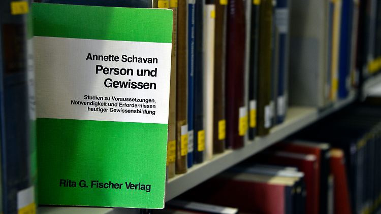 1980 reichte Annette Schavan ihre Dissertation an der Philosophischen Fakultät der Uni Düsseldorf ein.