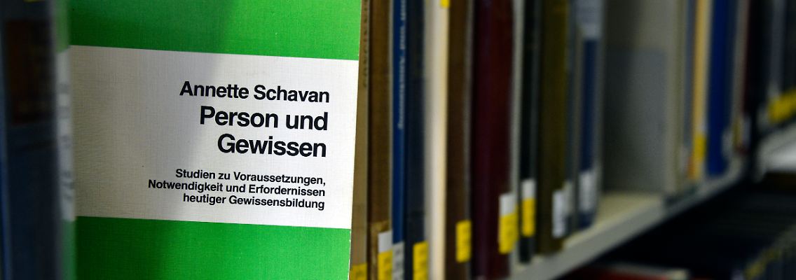 1980 reichte Annette Schavan ihre Dissertation an der Philosophischen Fakultät der Uni Düsseldorf ein.
