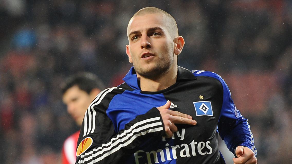 Das war wichtig: Hamburgs Mladen Petric jubelt nach seinem Treffer zum 1:2.