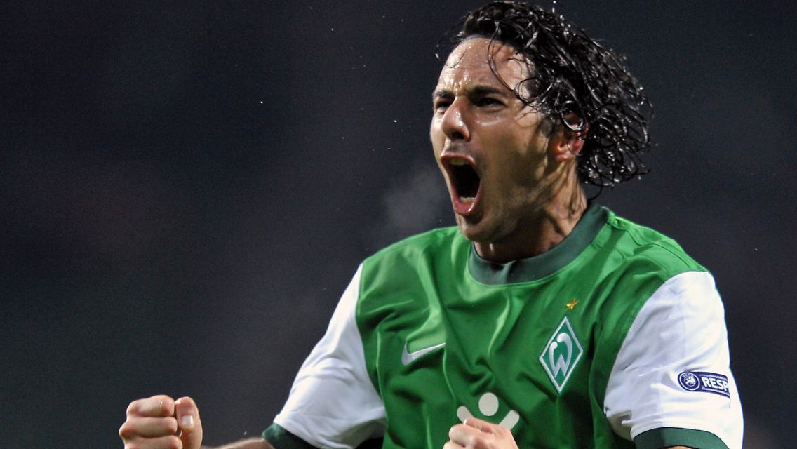 Tor für Bremen: Ckaudio Pizarro freut sich.
