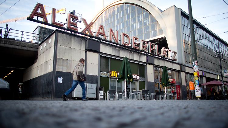 Zum wiederholten Male kommt es am Berliner Alexanderplatz zu brutalen Übergriffen.