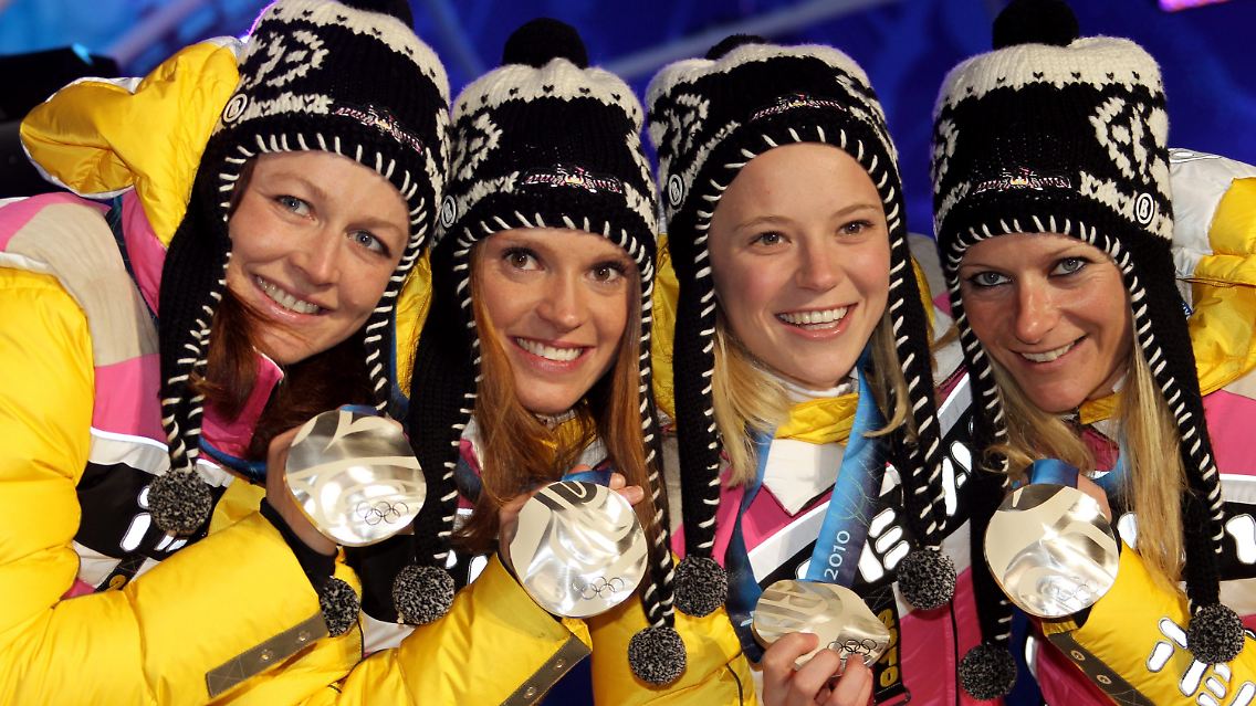 Glückliche Zweite: Katrin Zeller, Evi Sachenacher-Stehle, Miriam Gossner und Claudia Nystad.