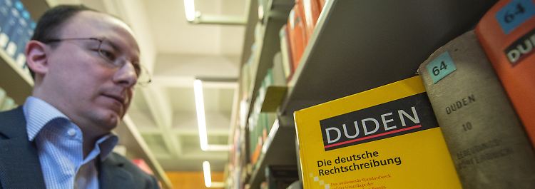 Die Leidenschaft seines Lebens zum Beruf gemacht: Stang ist in etwa 30 Regelbüchern zur Deutschen Sprache vertreten.