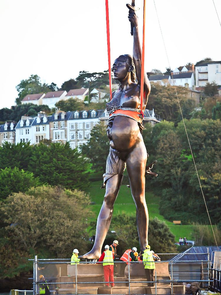 ... bei ihrer Landung in Ilfracombe.
