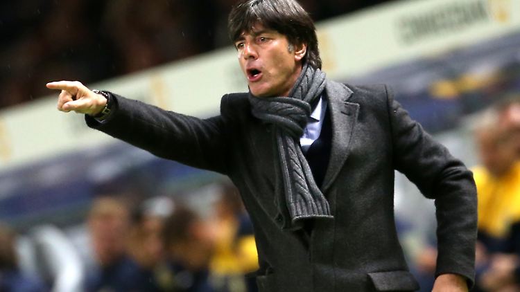 Da ließ sich nichts mehr korrigieren: Bundestrainer Löw im Einsatz.
