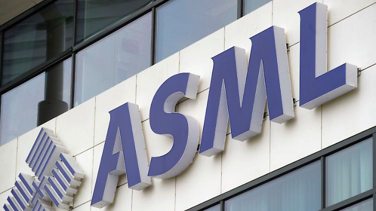 ASML.jpg