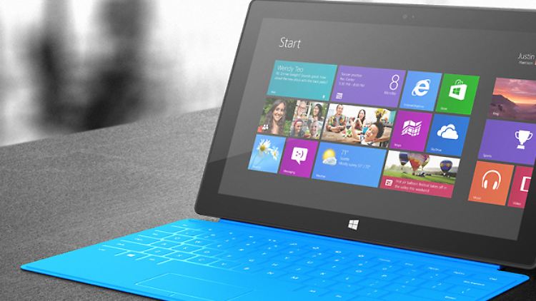Tasten in der Schutzhülle: das Microsoft-Tablet Surface mit Touch Cover.
