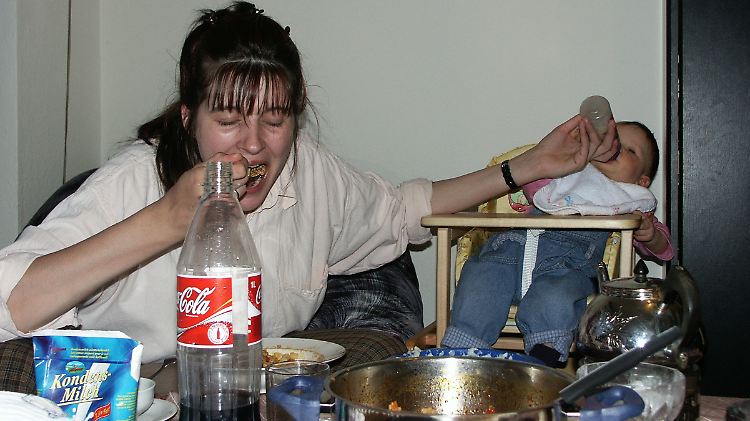 Mama zwischen Fläschchen und Dauerlauf: Manchmal muss es einfach schnell gehen.