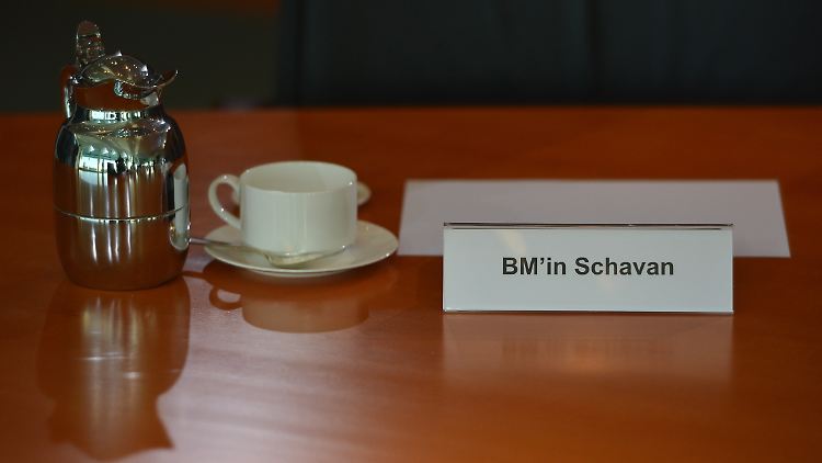 Schavans Platz am Kabinettstisch blieb am Mittwoch leer. Grund war allerdings eine Israelreise der Ministerin.