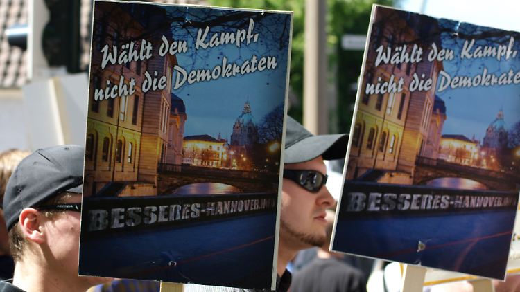Die rechtsextreme Gruppe "Besseres Hannover" wurde verboten. Twitter löschte den entsprechenden Account nicht, sondern blocktierte ihn lediglich - für Nutzer aus Deutschland (Foto von einer Demonstration in Hildesheim am 05.06.10).
