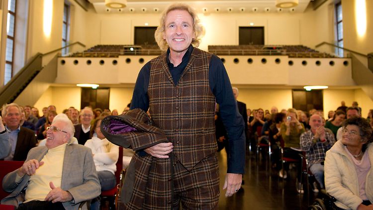 Thomas Gottschalk in Heidelberg in der Aula der Neuen Universität. Die Veranstaltung hatte das Thema: "Lassen sich Quote und Anspruch in der heutigen Fernsehunterhaltung noch auf einen Nenner bringen?"