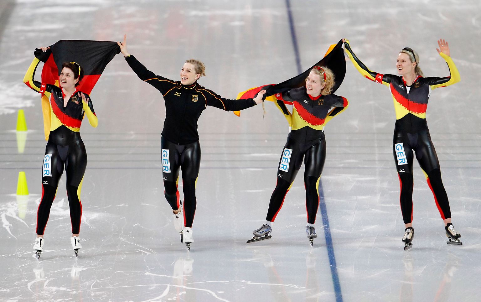 Am vorletzten Tag der Winterspiele in Vancouver haben sich die deutschen Athleten im Kampf um Medaillen ...
