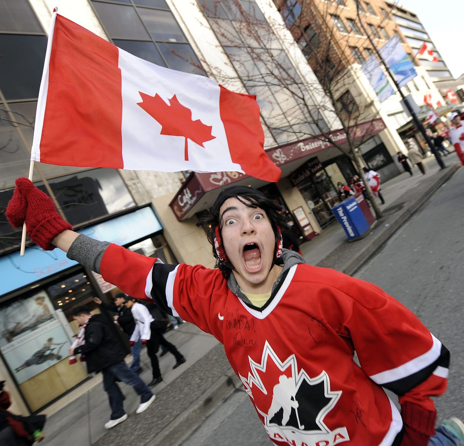 Die XXI. Olympischen Winterspiele in Vancouver sind für die Gastgeber mit der erträumten Goldmedaille zu Ende gegangen: dem Sieg im Eishockeyturnier der Männer.