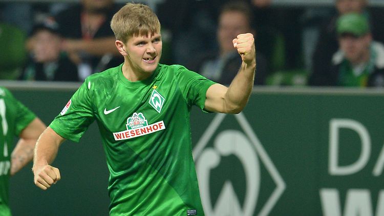 Werders Niclas Füllkrug jubelt über sein Tor zum 3:0.