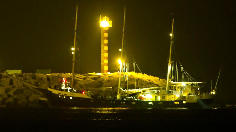 Die "Estelle" im Hafen von Aschdod.