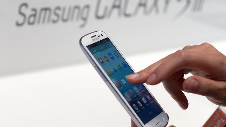 Samsung ist auch bei den  Smartphones (im Bild: Galaxy S III) Marktführer.